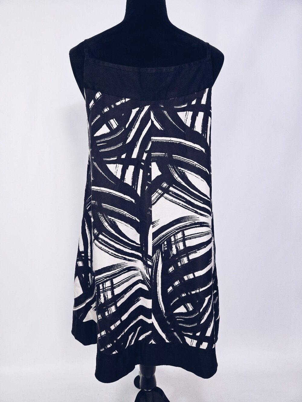 Abstract Dress - Picture 6 of 8